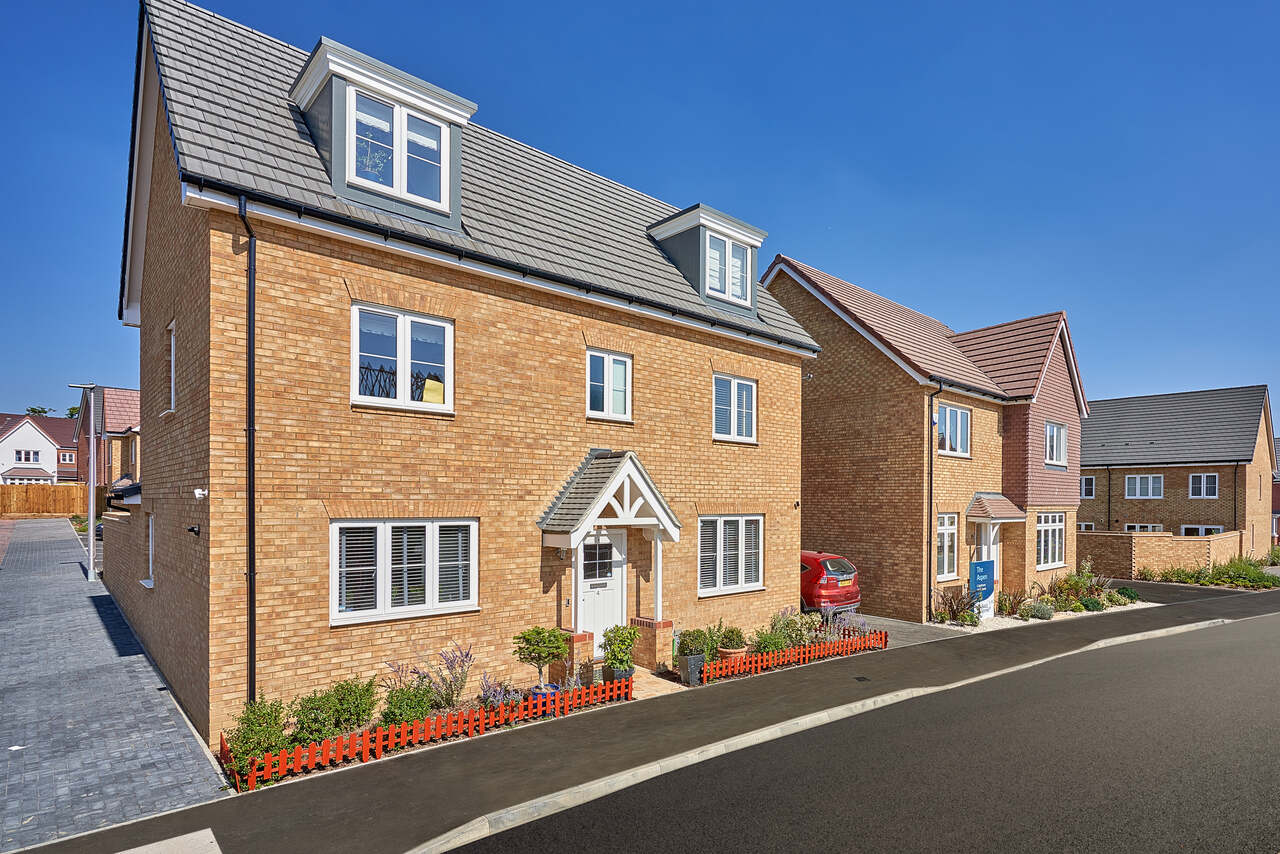 Houses for sale in Shinfield Shinfield Meadows Bovis Homes